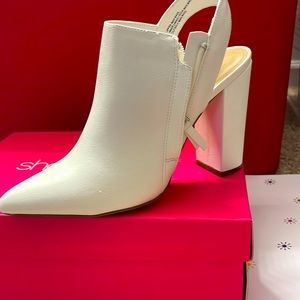 Off white bootie size 8 never worn